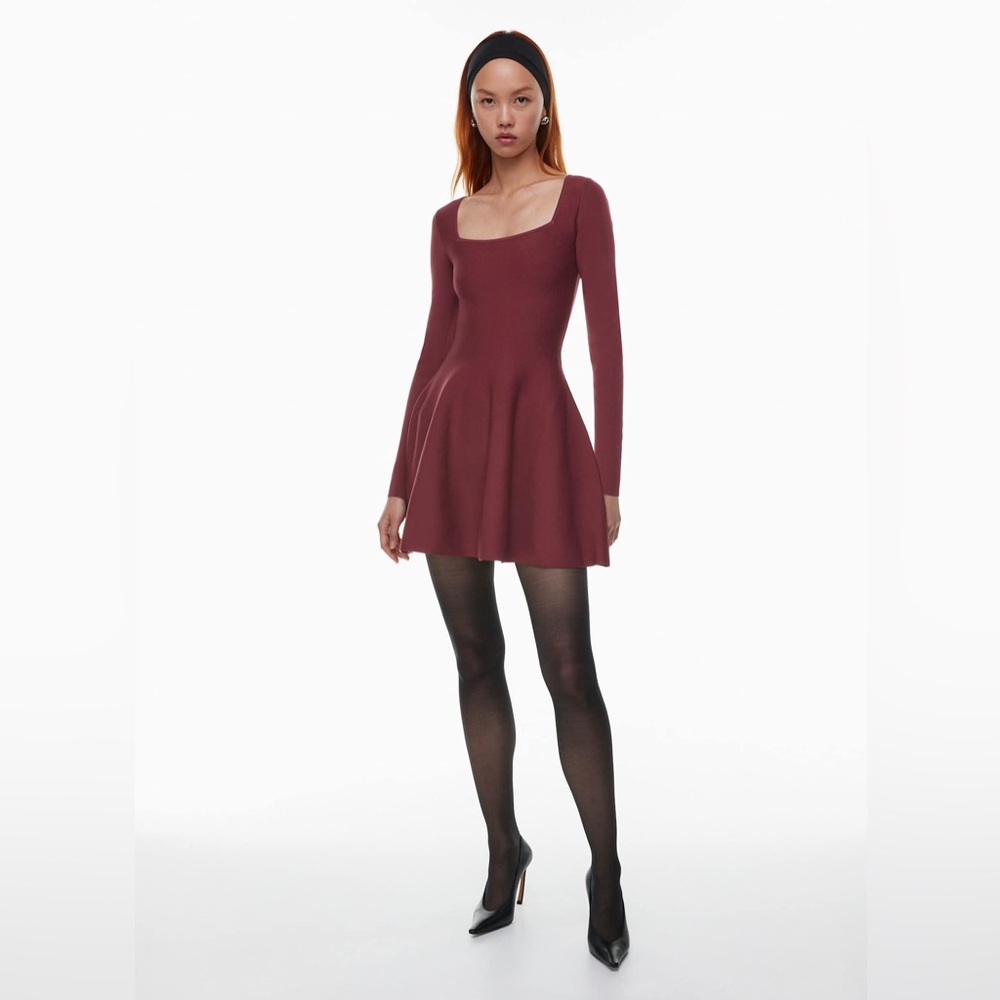 Babaton Dresses - Sculpt Knit Applause burgundy Dress
Longsleeve knit mini dress - Picture 5 of 7